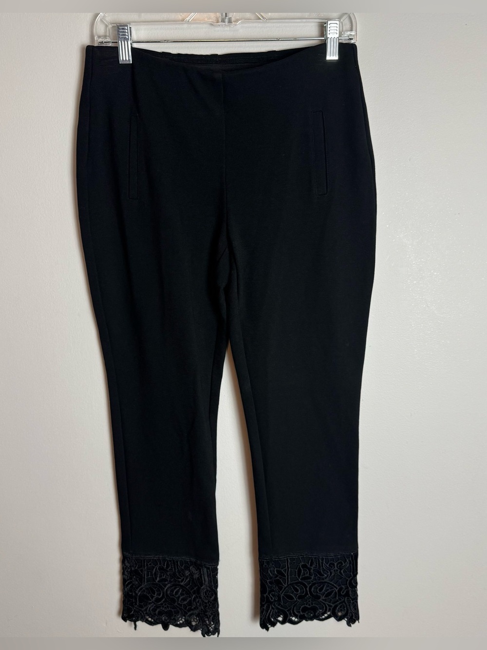 Chico's Juliette Black Lace Trim Pull On Cropped Straight Leg Pants Size 4